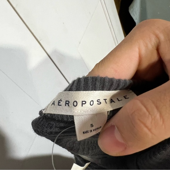 NWT Aeropostale Scoop Neck Sweater Gray Size Small - Picture 5 of 7